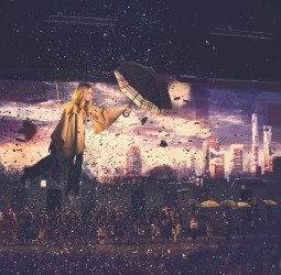 Video: Cara Delevingne Flies Mary Poppins-Style At Burberry’s New Flagship Store In Shanghai Video: Cara Delevingne Flies Mary Poppins-Style At Burberry’s New Flagship Store In Shanghai