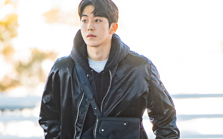 #ManCrushMonday — Nam Joo Hyuk Reminds Us of How Fly the Dior Saddle Bag Is #ManCrushMonday — Nam Joo Hyuk Reminds Us of How Fly the Dior Saddle Bag Is